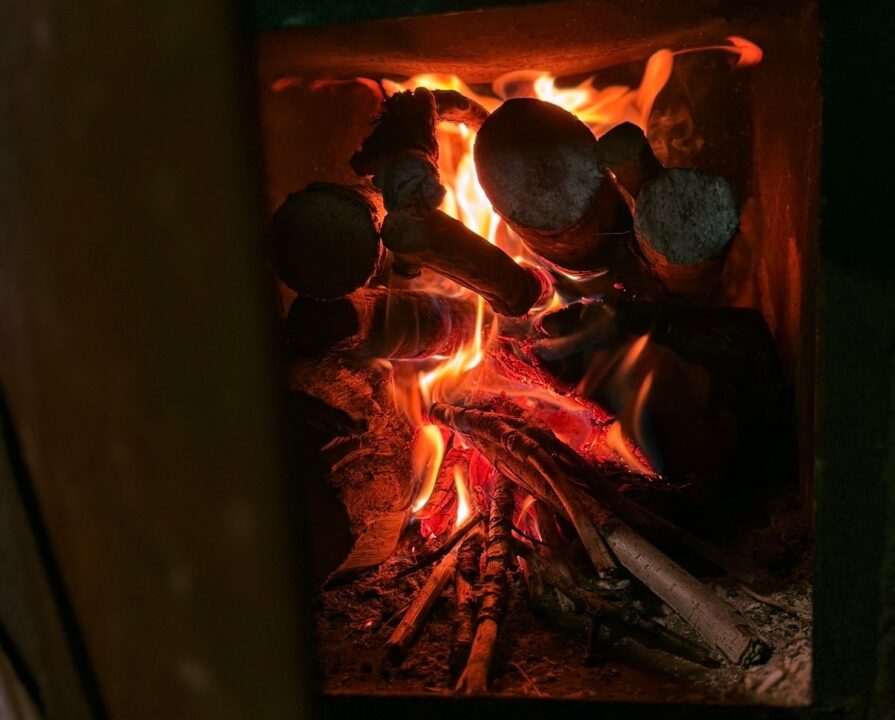Внутри домов — печное отопление